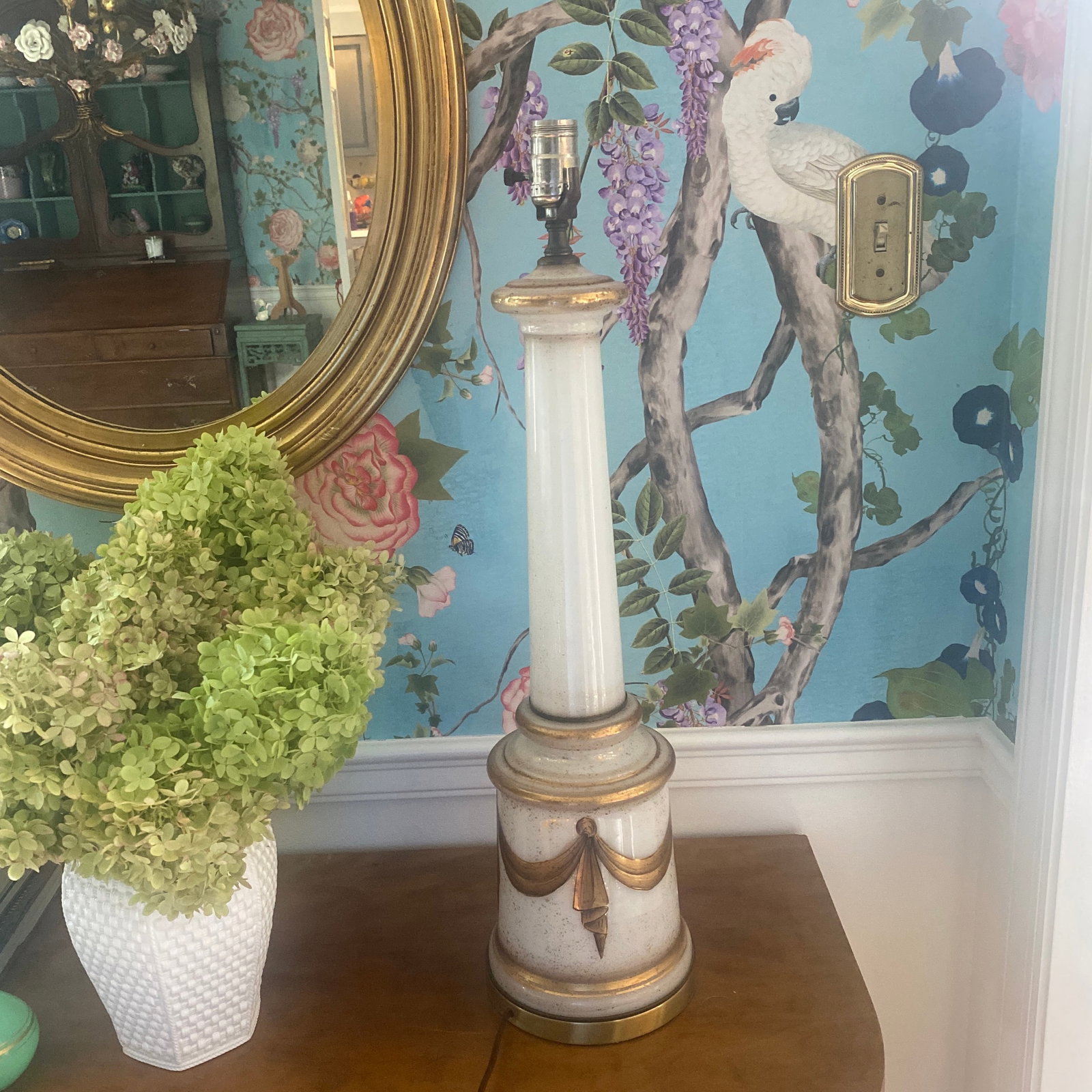 Midcentury White Opaline Glass Gilded Swag Table Lamp - 7