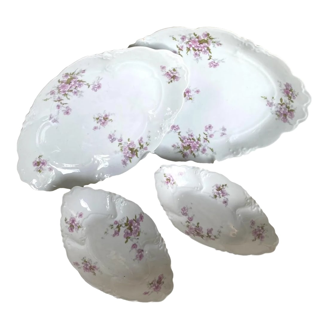 Late 20th Century Vintage Habsburg Austria Serving Set of 4 Oval Platters & Oval Bowls - Purple Flow: The HABSBURG Austria Oval Serving Platter/Bowl features charm with purple flowers, green leaves and a scalloped design. Habsburg is an Austrian brand known for its quality and craftsmanship in produci