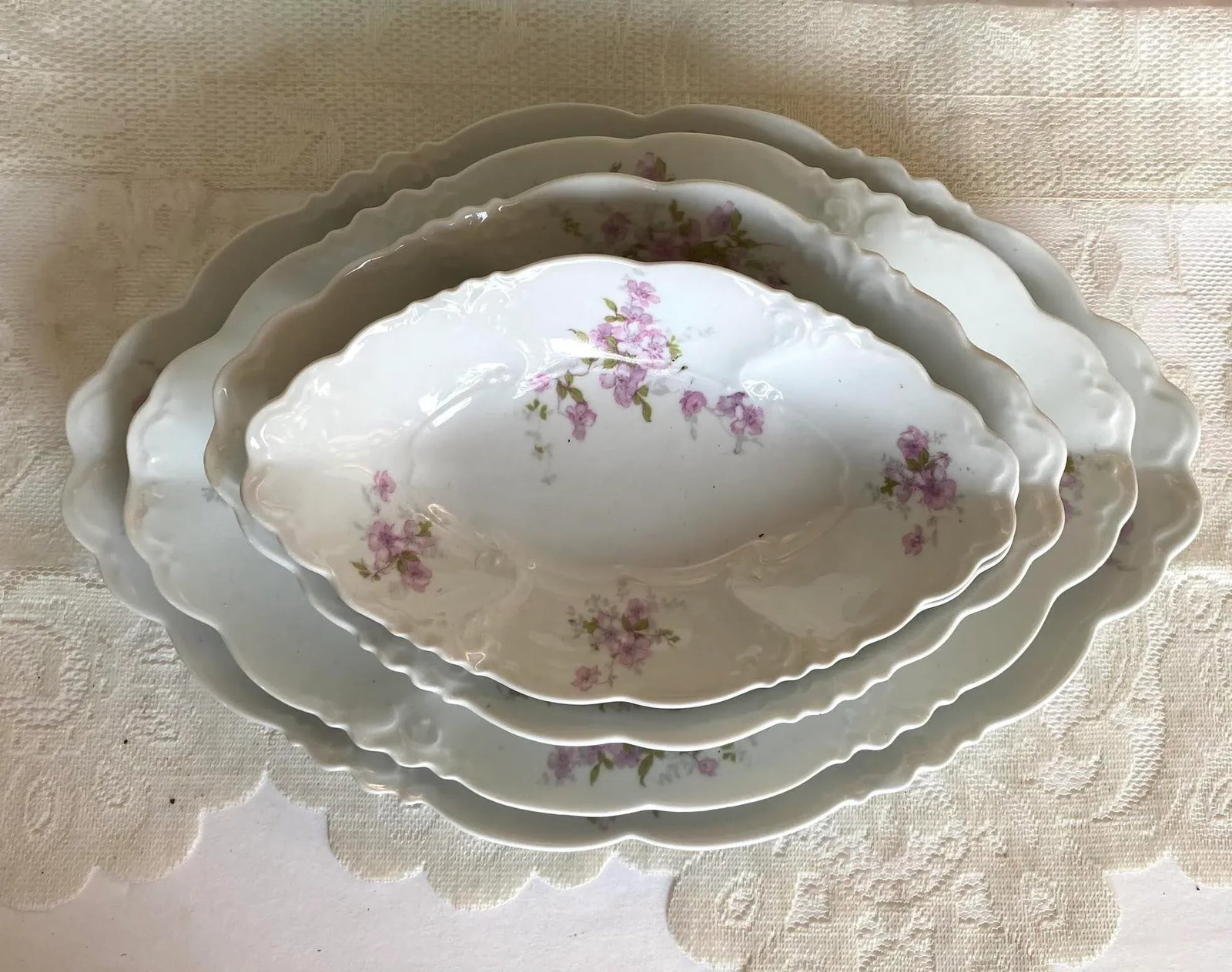 Late 20th Century Vintage Habsburg Austria Serving Set of 4 Oval Platters & Oval Bowls - Purple Flow - 2