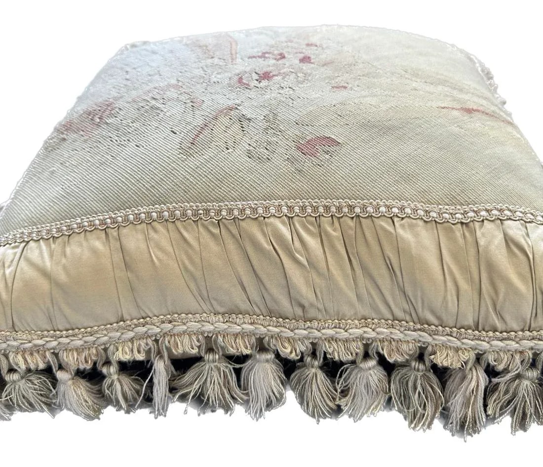 Silk and Wool Beige and Pink Vintage Aubusson Floral Pillow With Tassels - 3