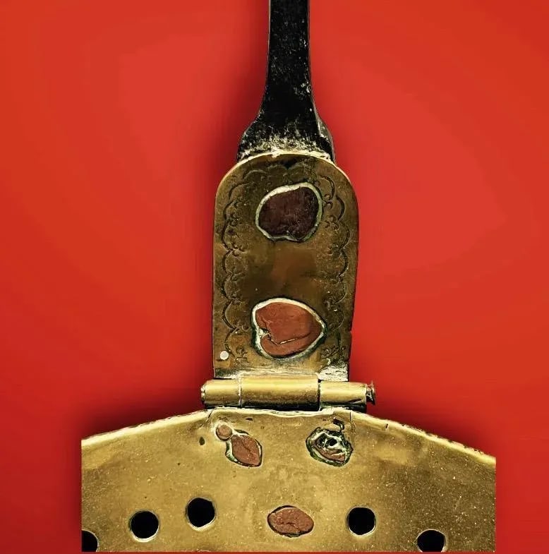 Early 18th Century French Brass Plague Pan With Forged Iron Handle - 4