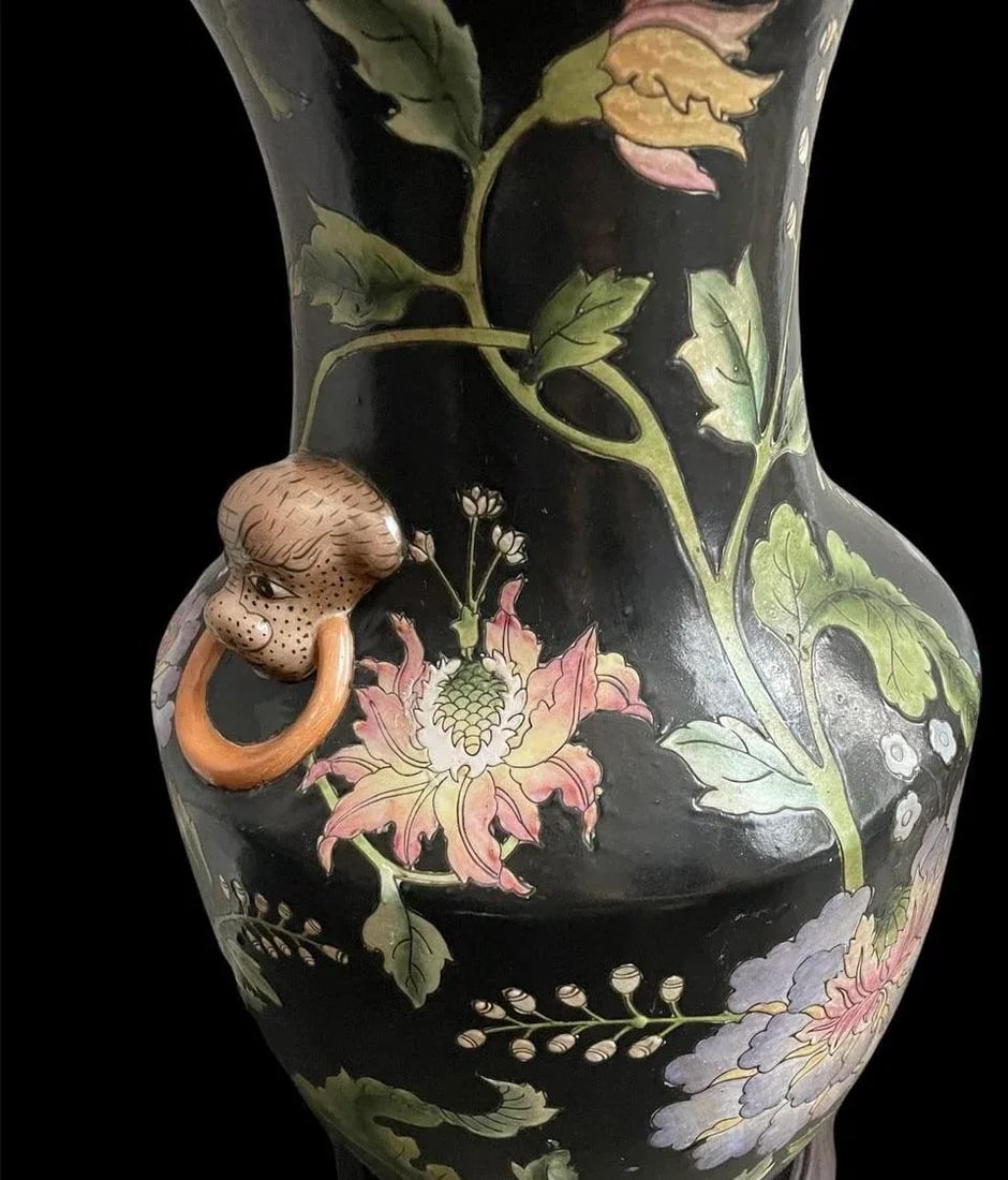 Vintage Black Floral Chinoiserie Lamp With Leopard Like Foo Dog Accents - 4