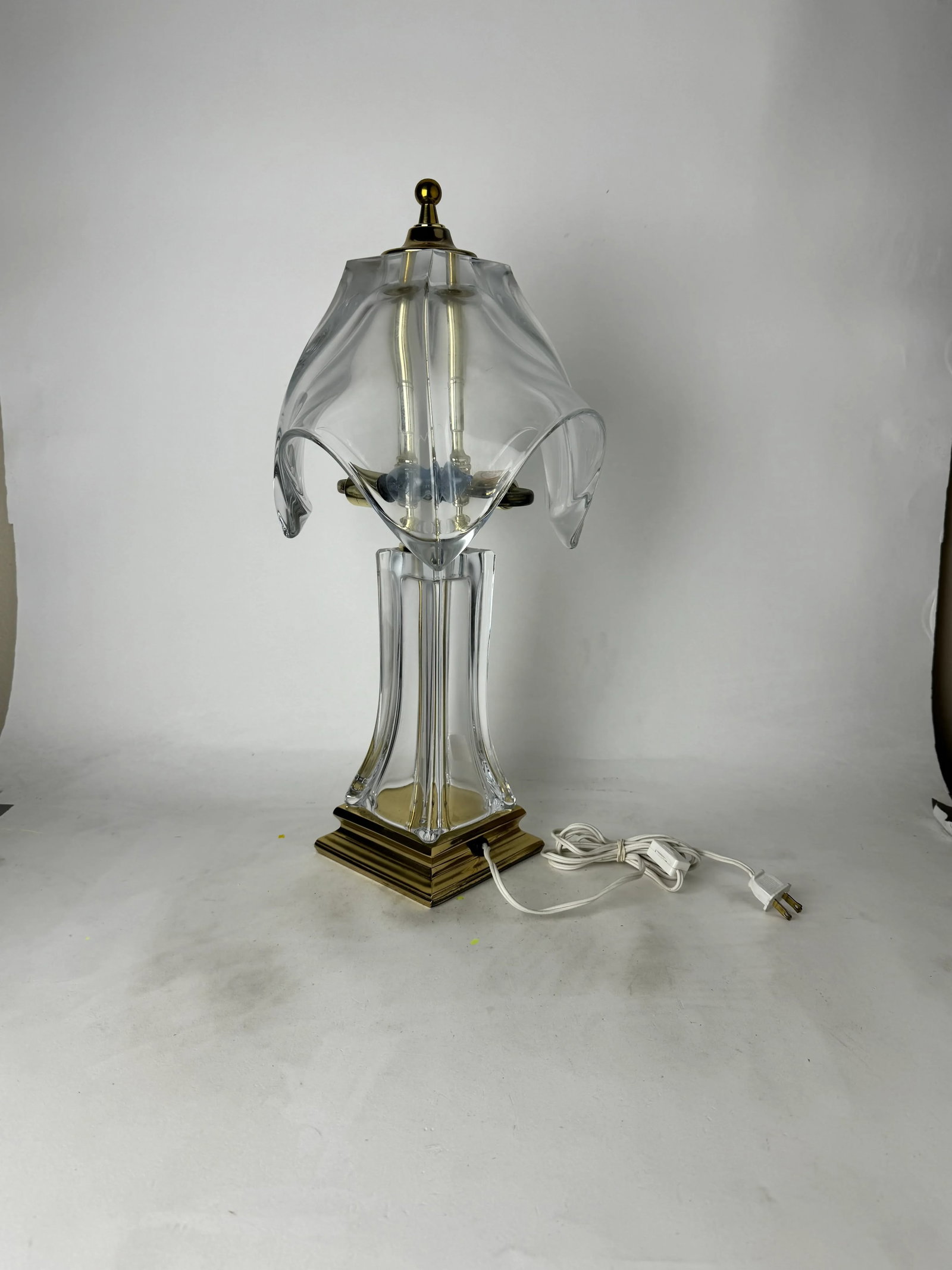 1970's Cofrac Art Verrier Style Leaded Crystal Glass and Brass Table Lamp - 2