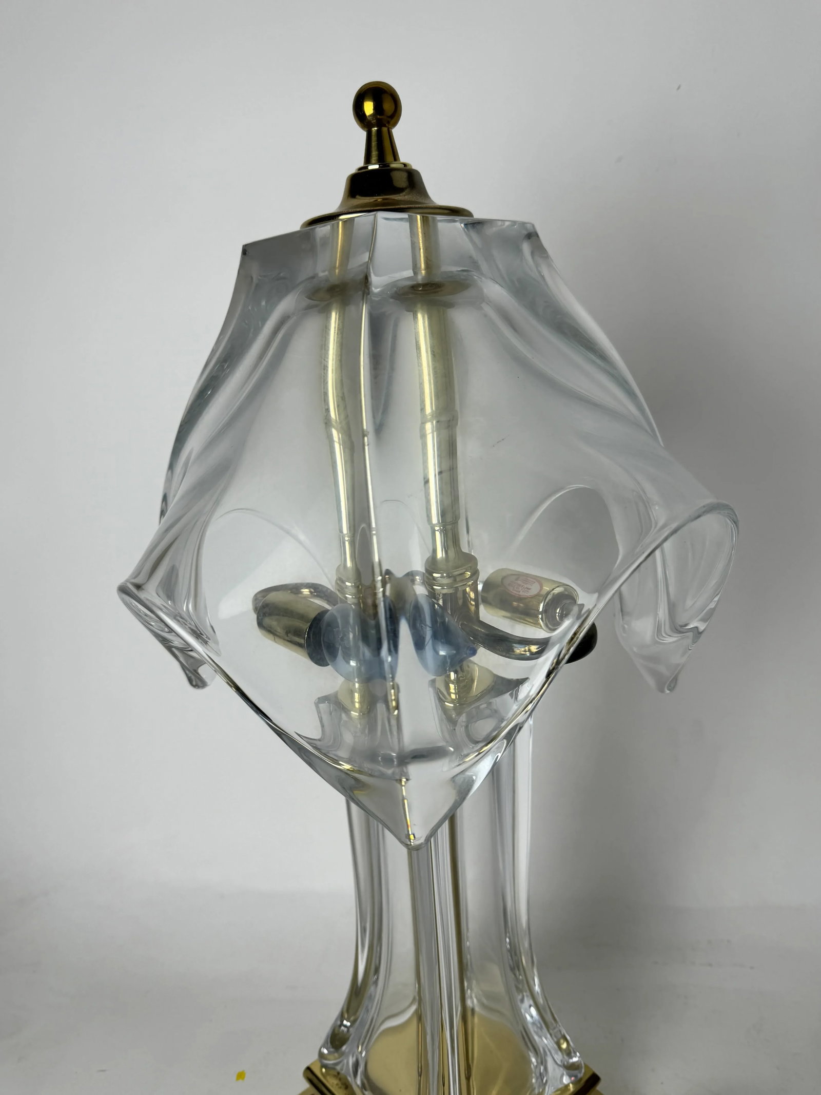 1970's Cofrac Art Verrier Style Leaded Crystal Glass and Brass Table Lamp - 3