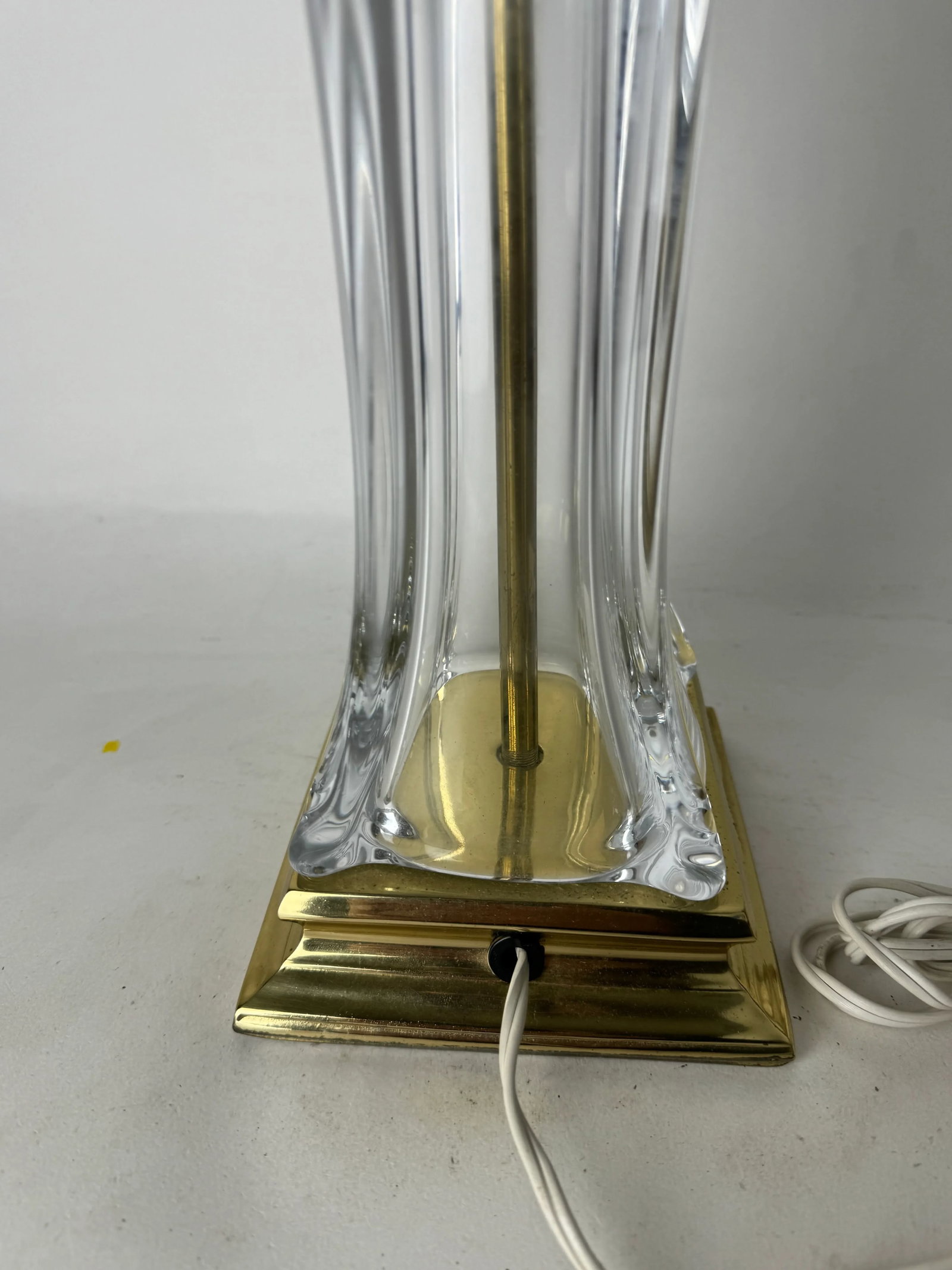 1970's Cofrac Art Verrier Style Leaded Crystal Glass and Brass Table Lamp - 6