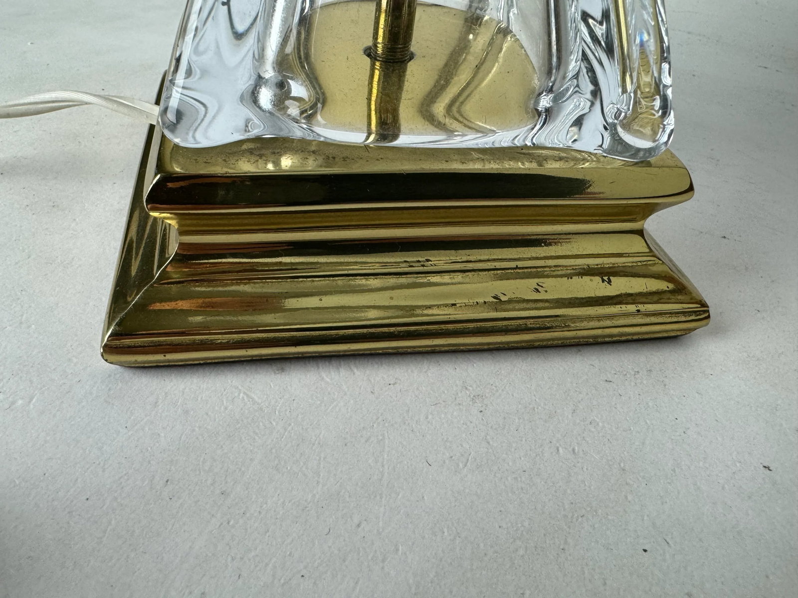 1970's Cofrac Art Verrier Style Leaded Crystal Glass and Brass Table Lamp - 8