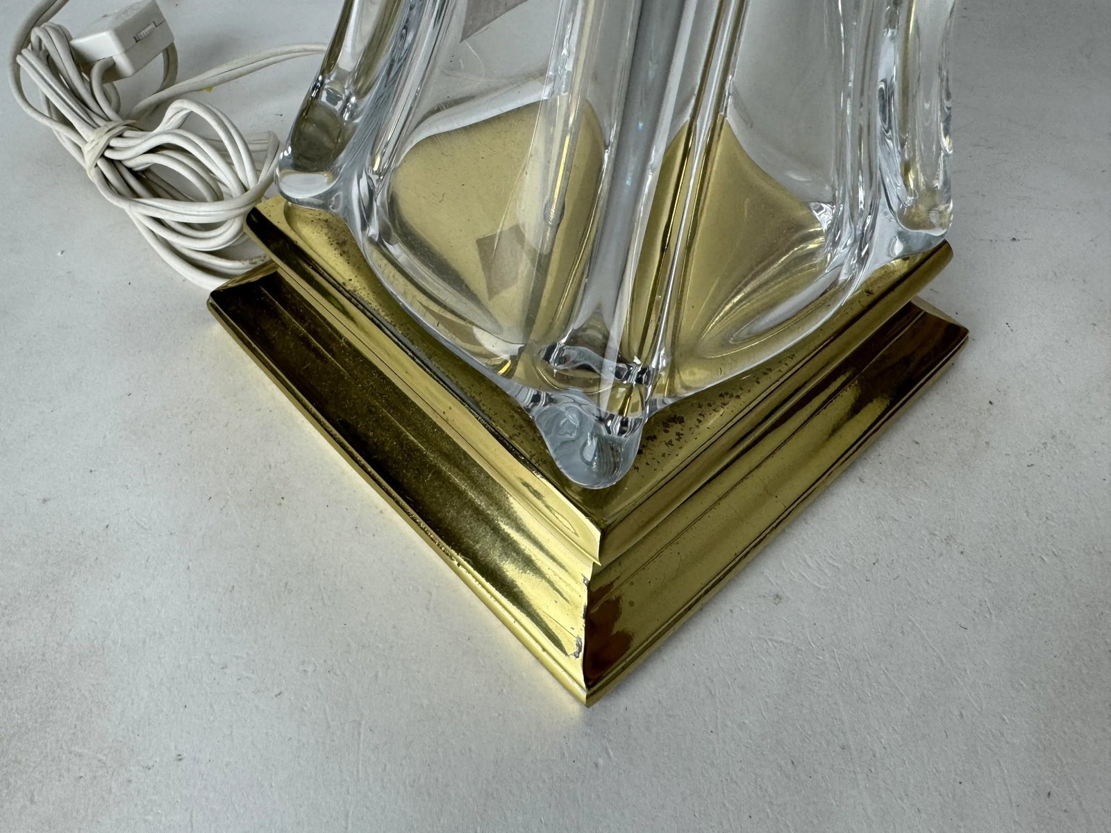 1970's Cofrac Art Verrier Style Leaded Crystal Glass and Brass Table Lamp - 9