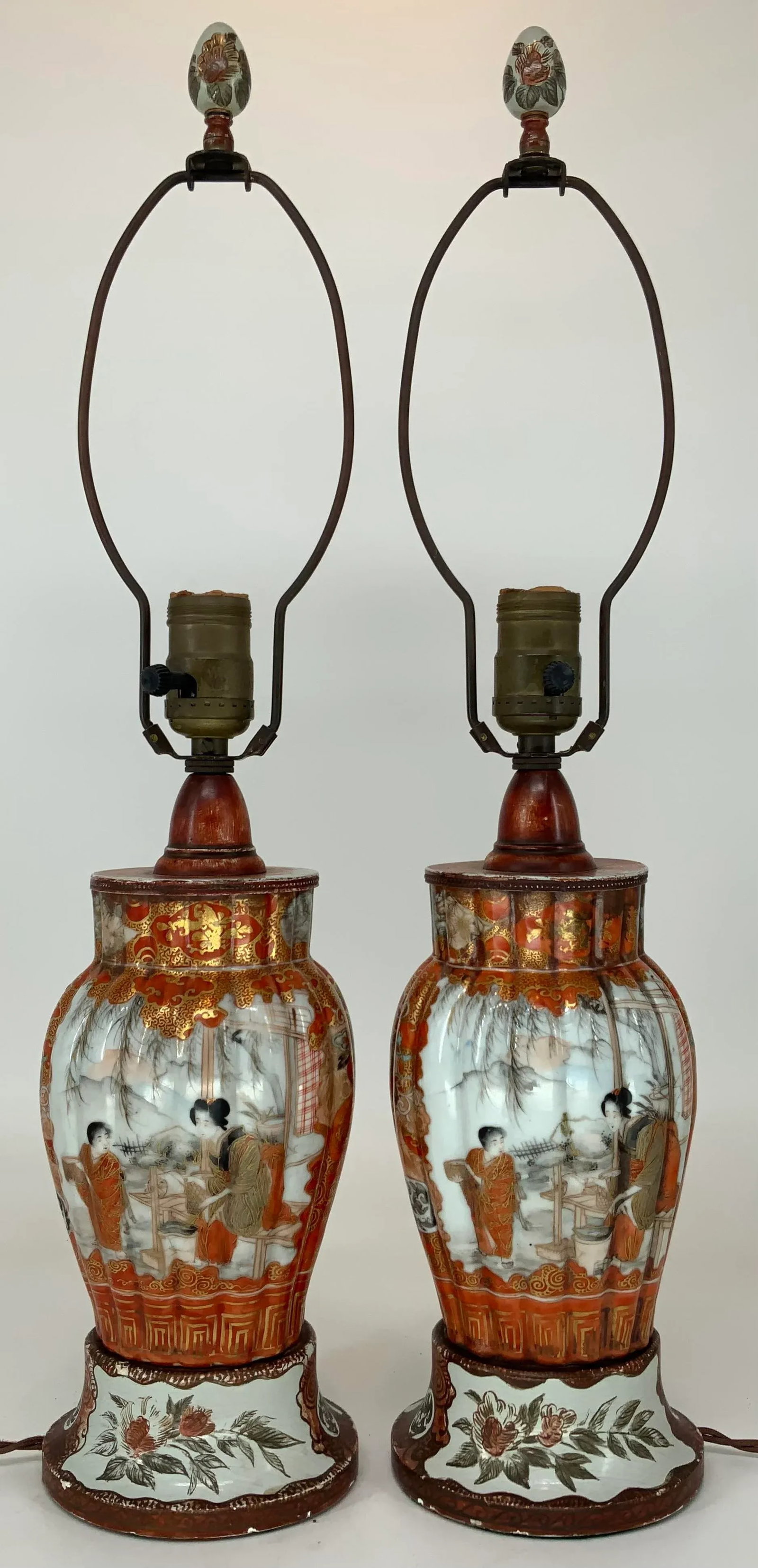 Pair of Antique Japanese Kutani Hand Painted Table Lamps. - 2