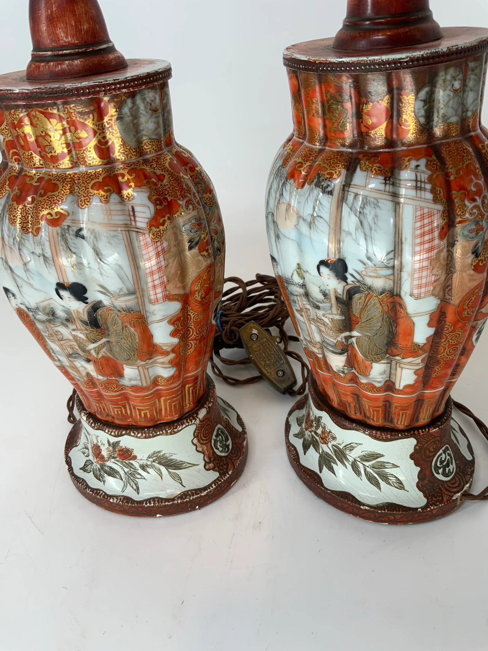Pair of Antique Japanese Kutani Hand Painted Table Lamps. - 9