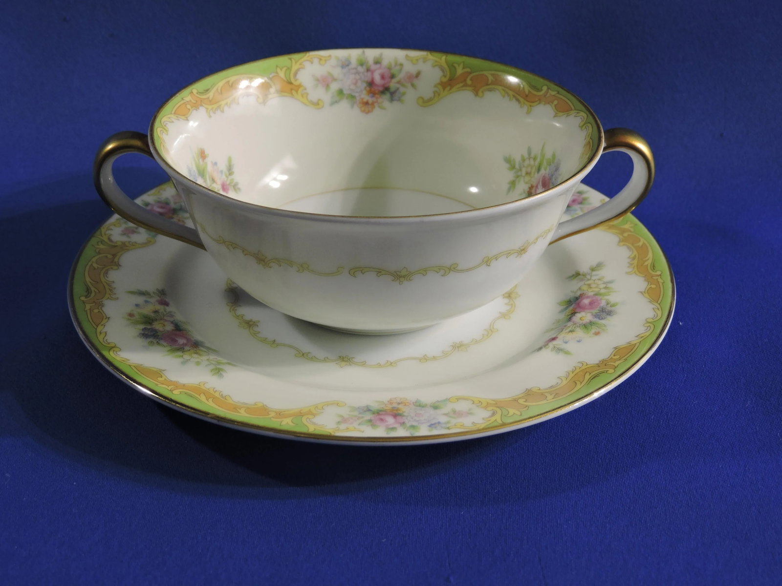 Early 20th Century Noritake Morimura Bro's Japanese Porcelain Echinacea & Rose Double Handled Cream - 7