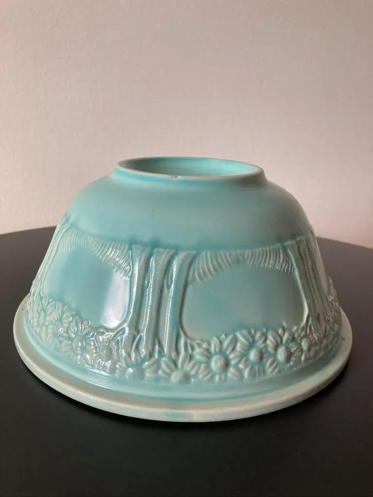 Early 20th Century Homer Laughlin Porcelain Bowl- Large - 3