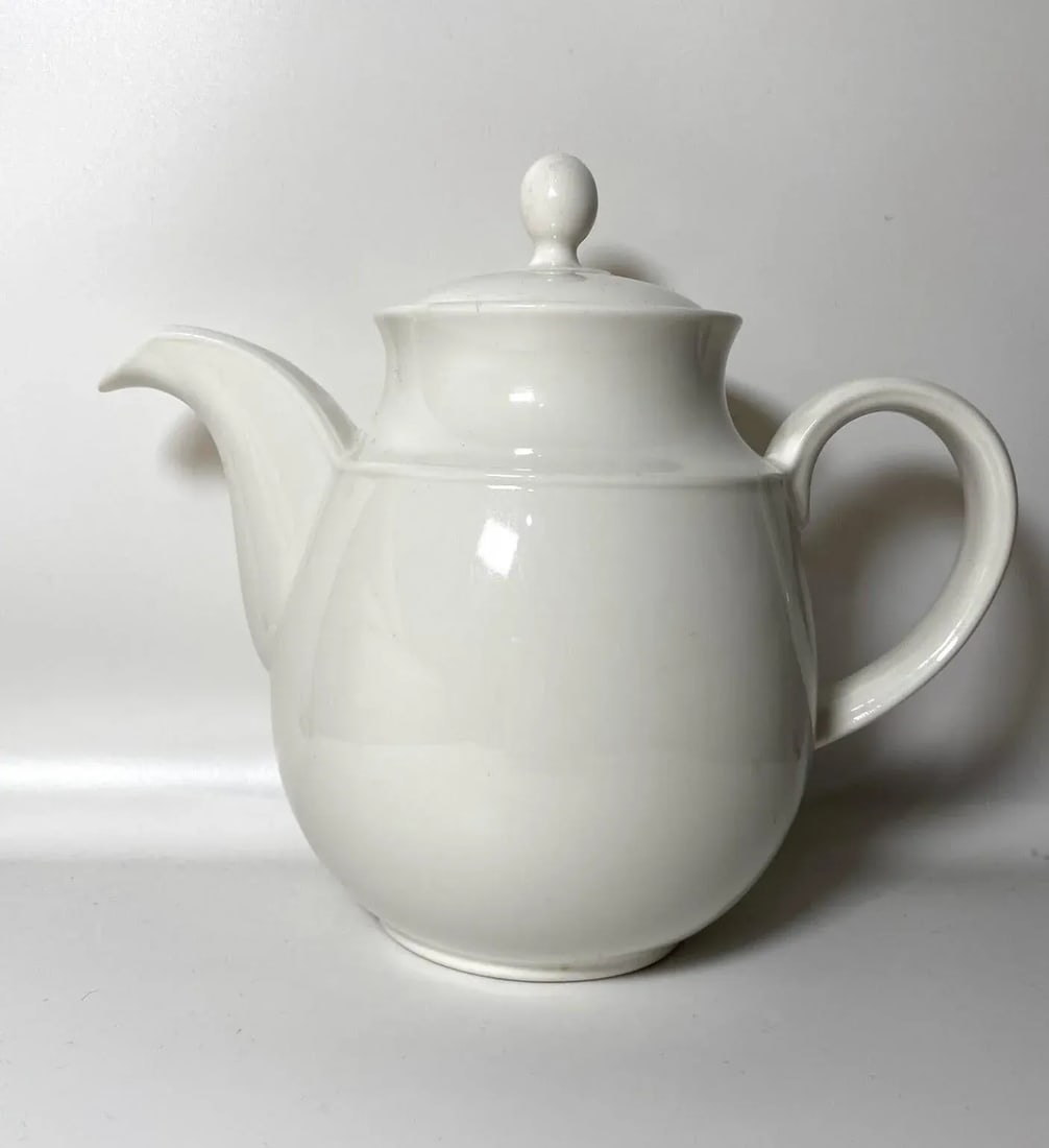1990s Royal Doulton Silhouette Expressions Teapot & Lid - 2