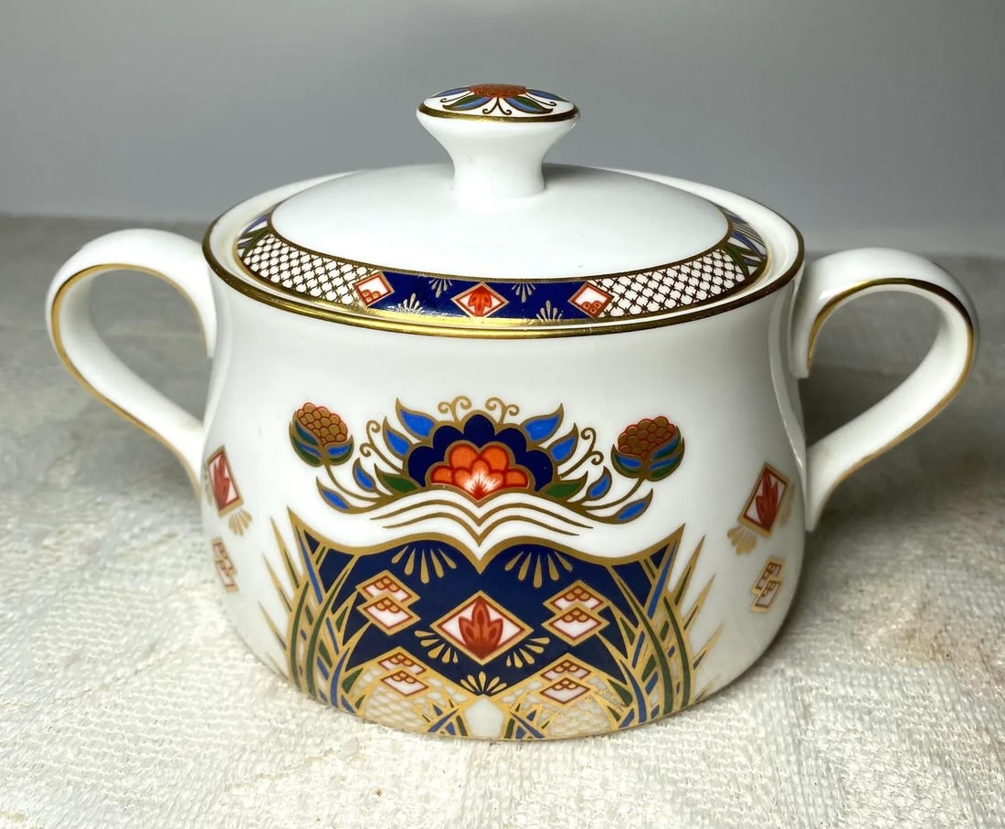1990s Royal Crown Derby Rutland Sugar Bowl and Creamer - Blue & Rust Flowers, Gold Lattice Design, G - 5