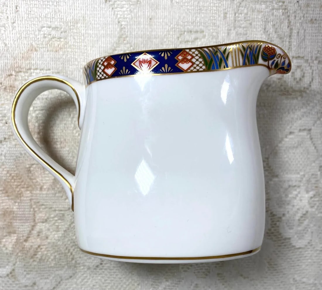 1990s Royal Crown Derby Rutland Sugar Bowl and Creamer - Blue & Rust Flowers, Gold Lattice Design, G - 9