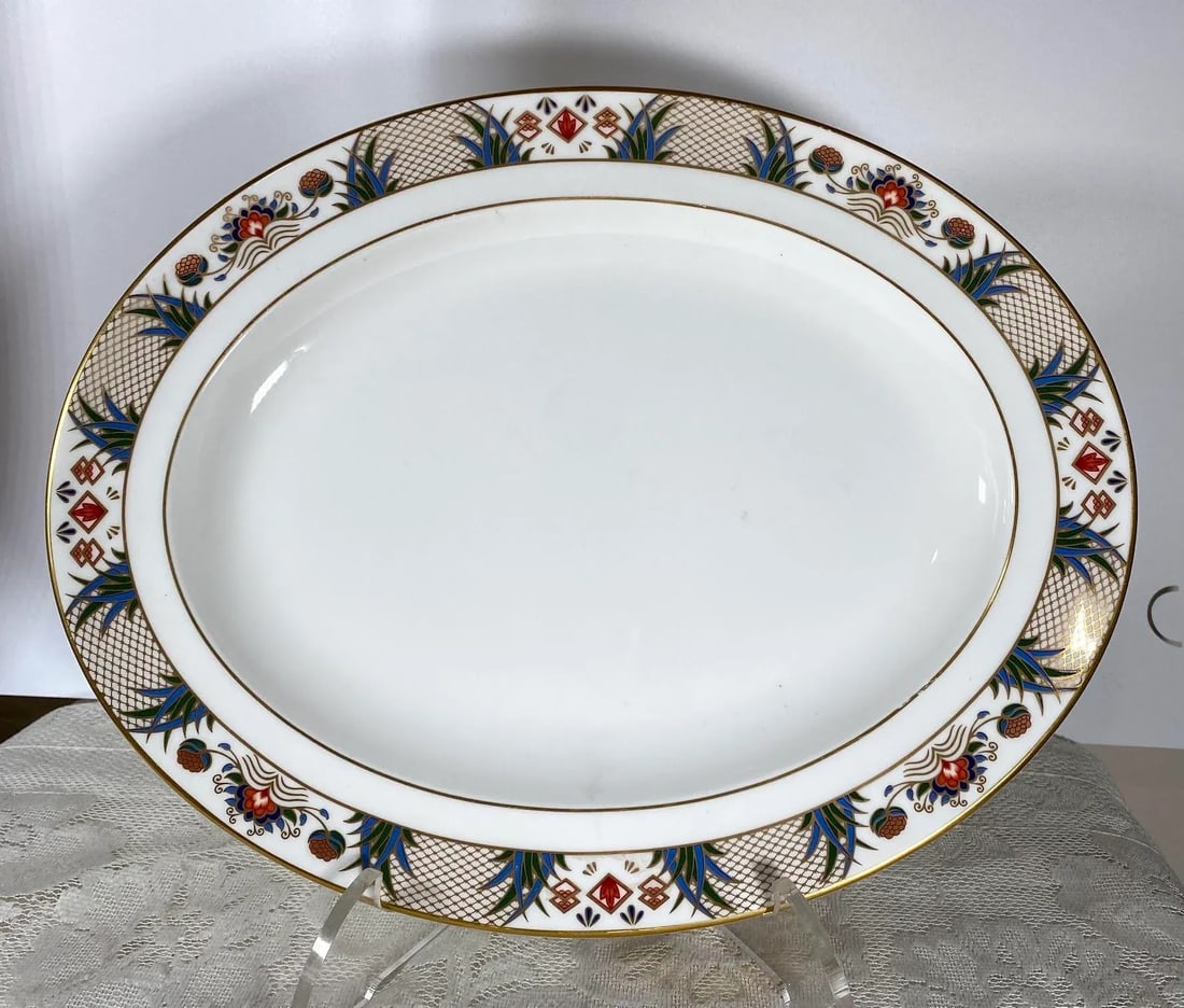 1990s Royal Crown Derby Rutland Oval Serving Platter - Blue & Rust Flowers, Gold Lattice Design, Gol - 2