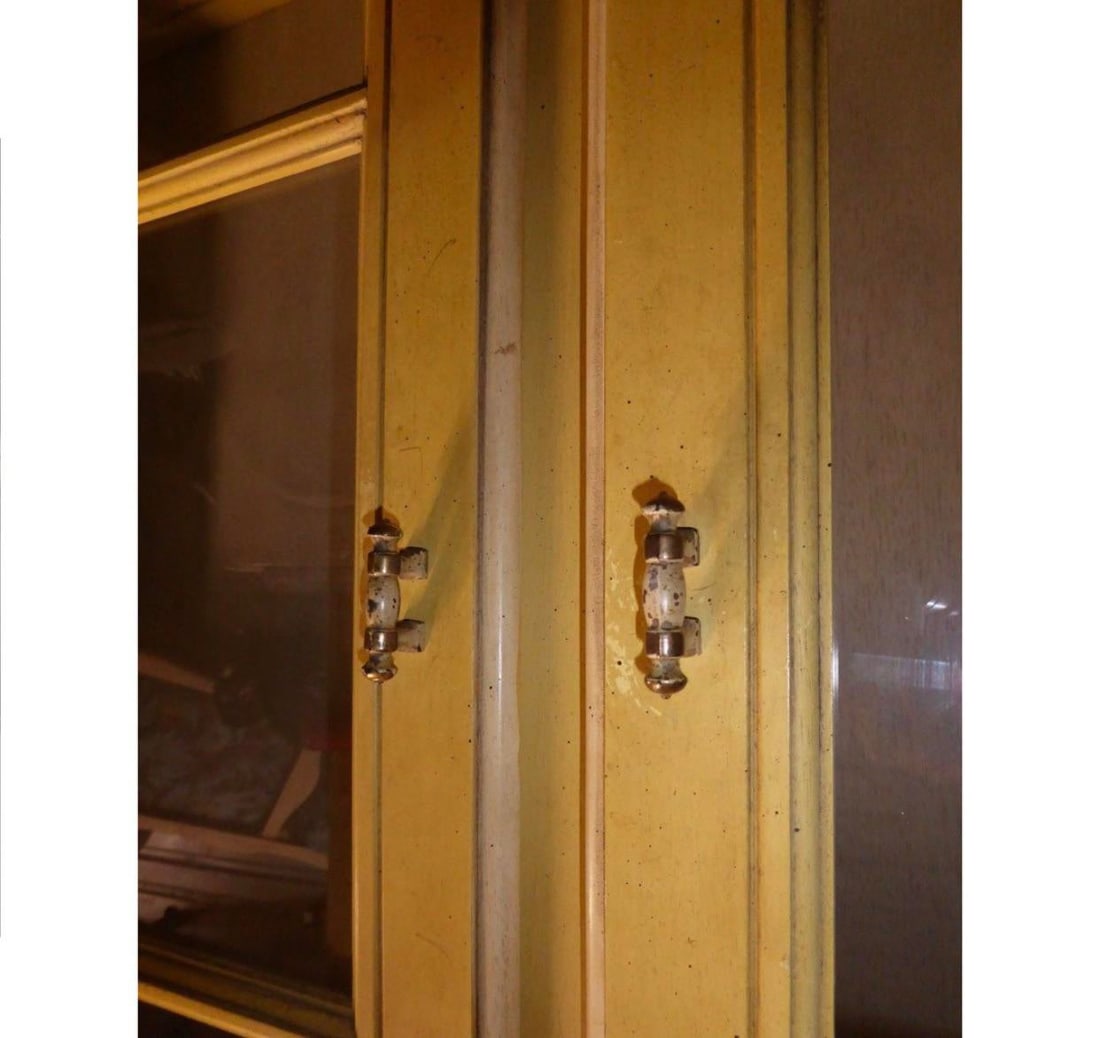 Drexel French Country Yellow China Cabinet - 8