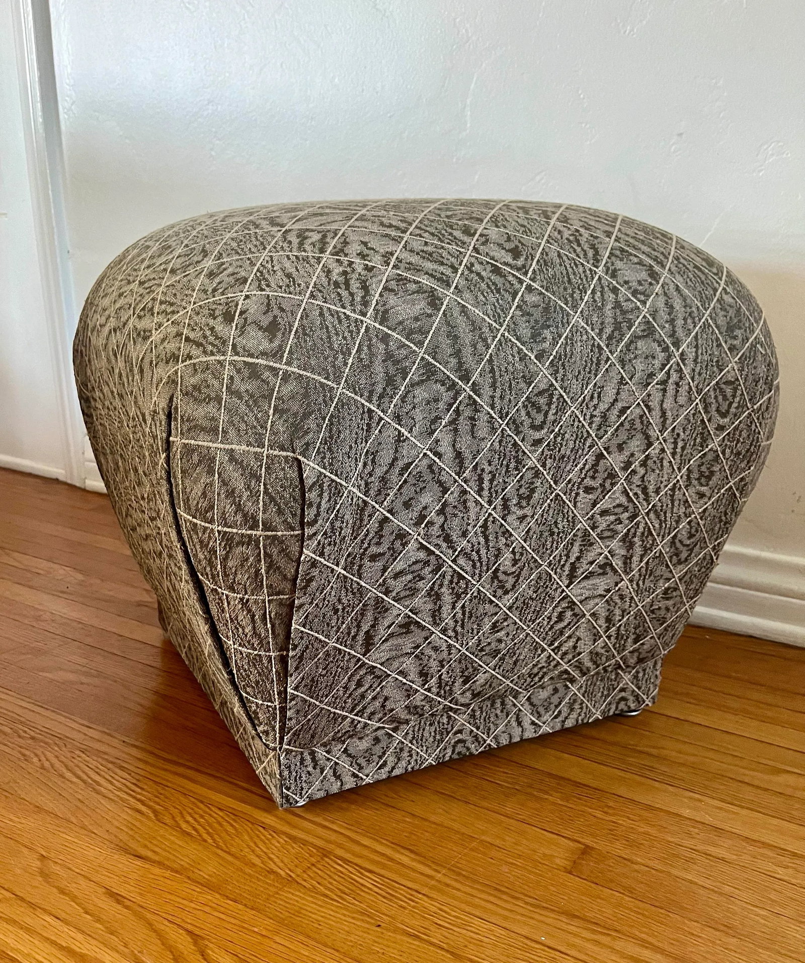 Vintage Marge Carson Pouf - 7