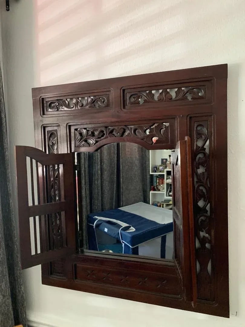 Early 1900s Anglo-Indian Style Wall Mirror Concealed Behind Hand-Carved Teak Double Door Shutters - 10