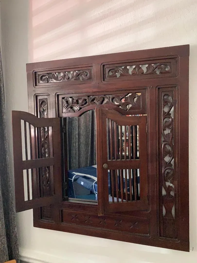 Early 1900s Anglo-Indian Style Wall Mirror Concealed Behind Hand-Carved Teak Double Door Shutters - 5