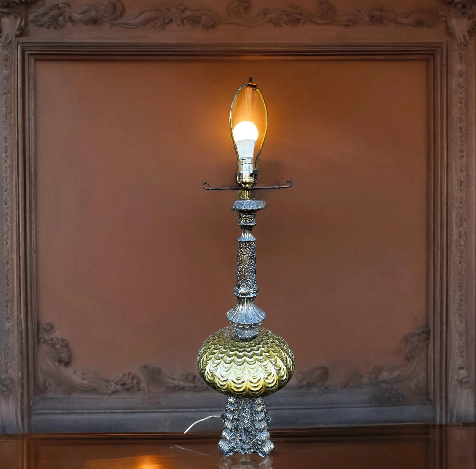Vintage Hollywood Regency Style Reverse Painted Glass Globe Table Lamp - 9