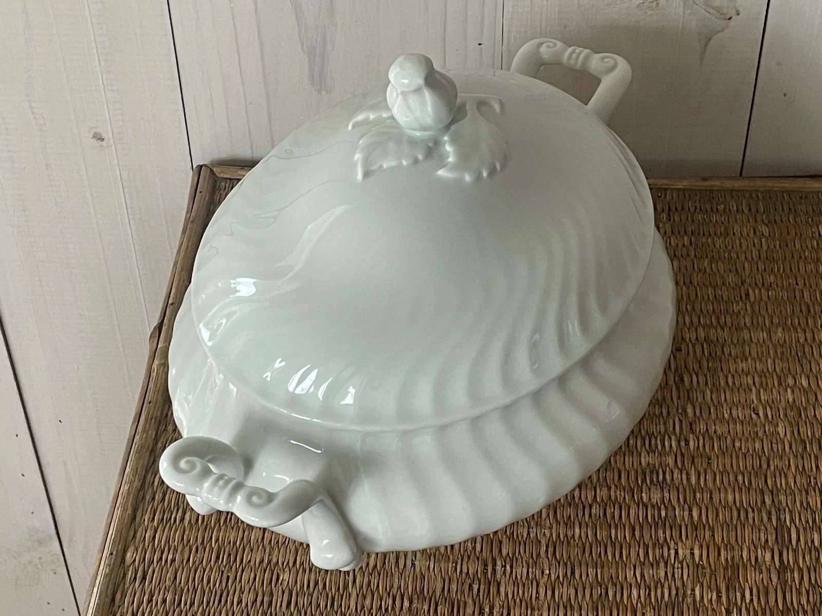 Mid 20th Century Kaiser Soup Tureen in Romantica Pattern - 3