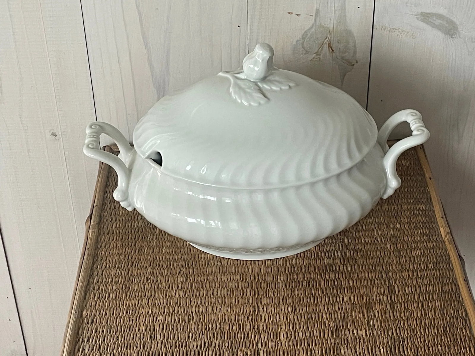 Mid 20th Century Kaiser Soup Tureen in Romantica Pattern - 4