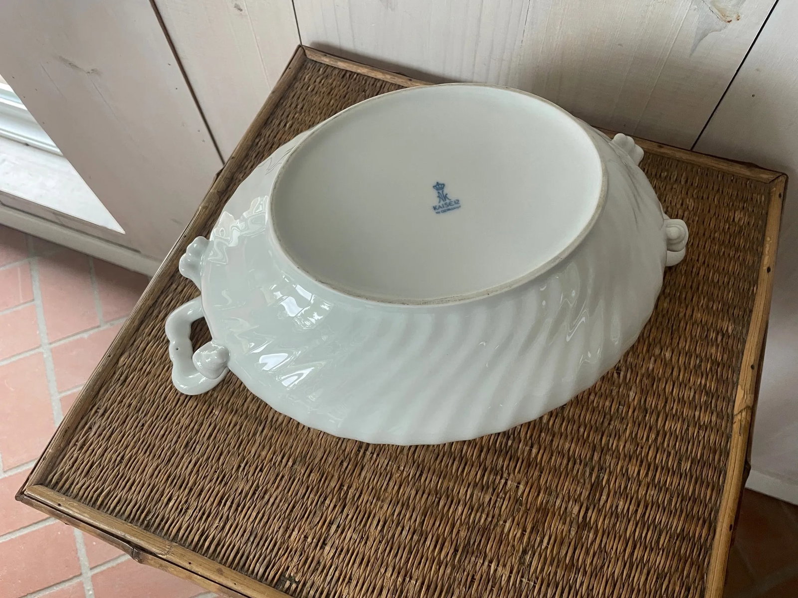 Mid 20th Century Kaiser Soup Tureen in Romantica Pattern - 8