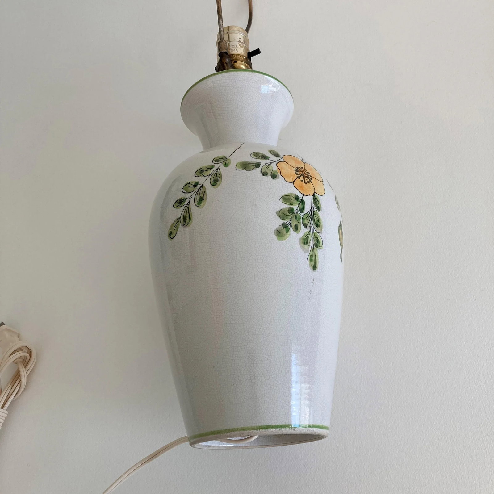 Vintage Ceramic Floral Pattern Yellow Green Colors Crackle Glaze Finish Table Lamp, Made in Italy Ci - 11