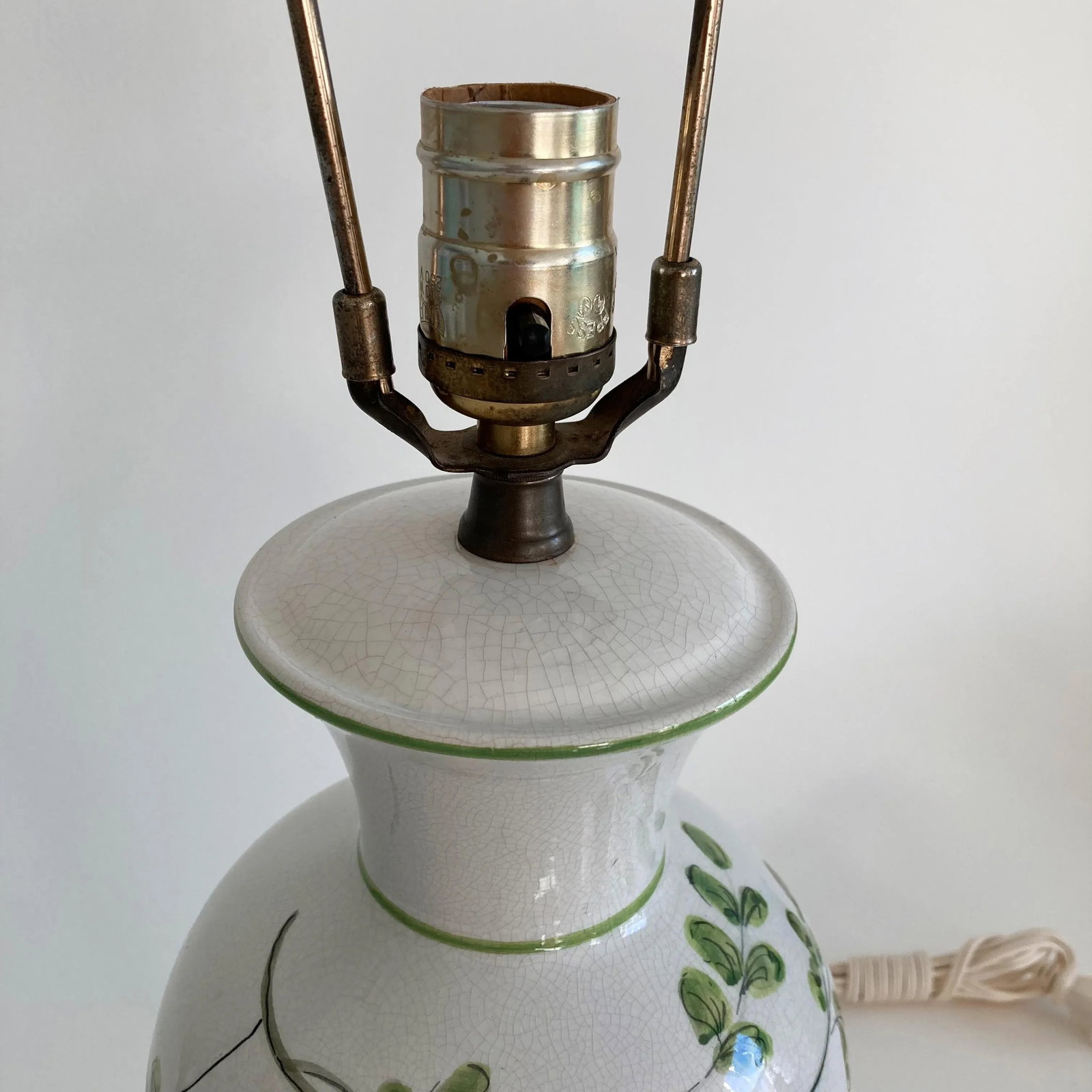 Vintage Ceramic Floral Pattern Yellow Green Colors Crackle Glaze Finish Table Lamp, Made in Italy Ci - 7