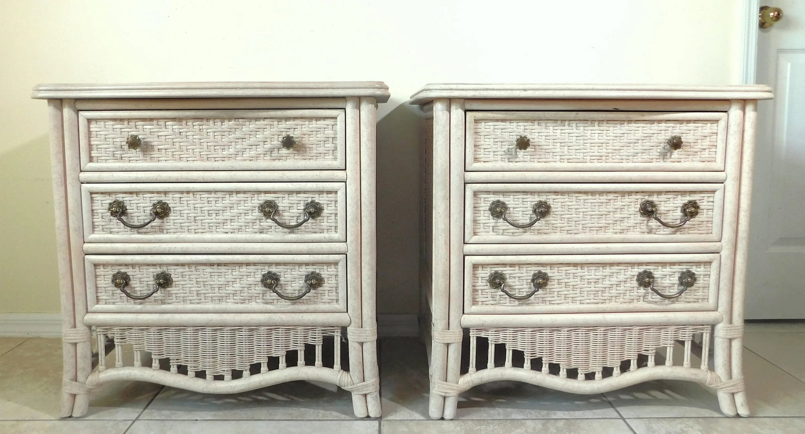 Pair Vintage Ficks Reed Whitewash Weaved Rattan Side/End Tables Nightstands - 2