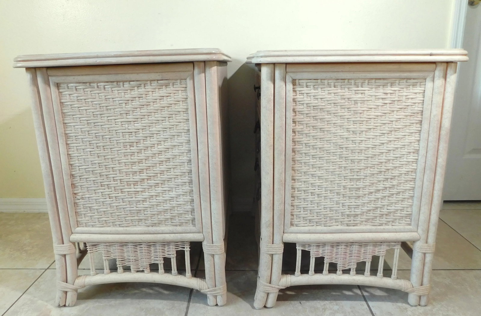 Pair Vintage Ficks Reed Whitewash Weaved Rattan Side/End Tables Nightstands - 8