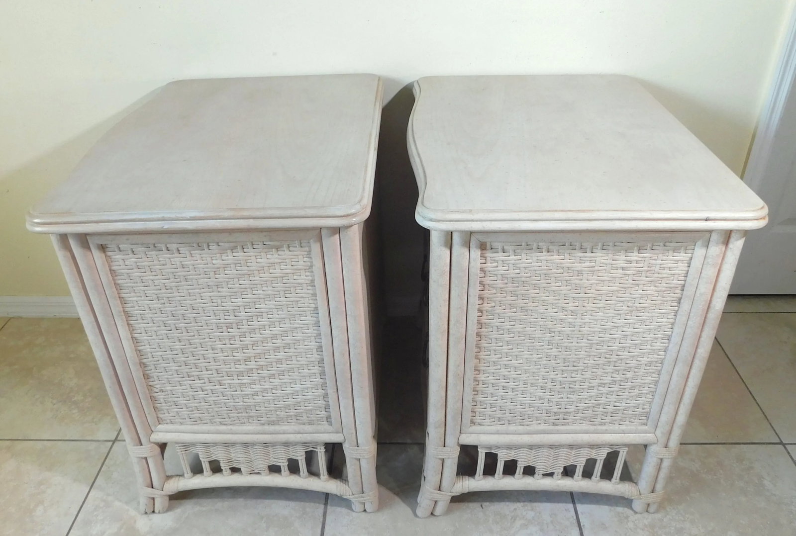 Pair Vintage Ficks Reed Whitewash Weaved Rattan Side/End Tables Nightstands - 9
