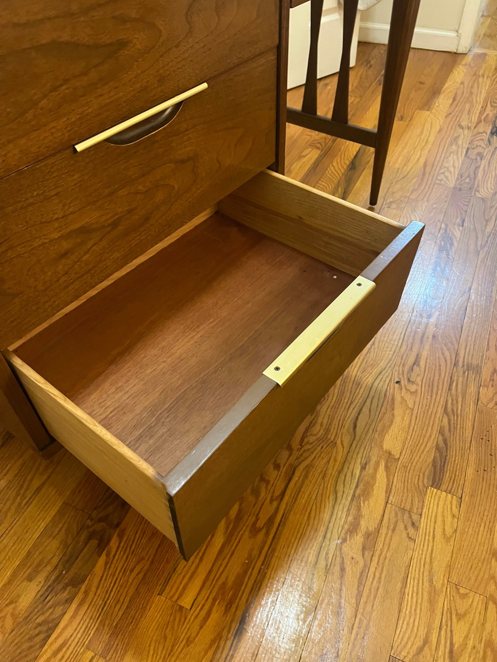1950s Kent Coffey Tableu Mid-Century Modern Walnut Desk With Brass Accents - 7