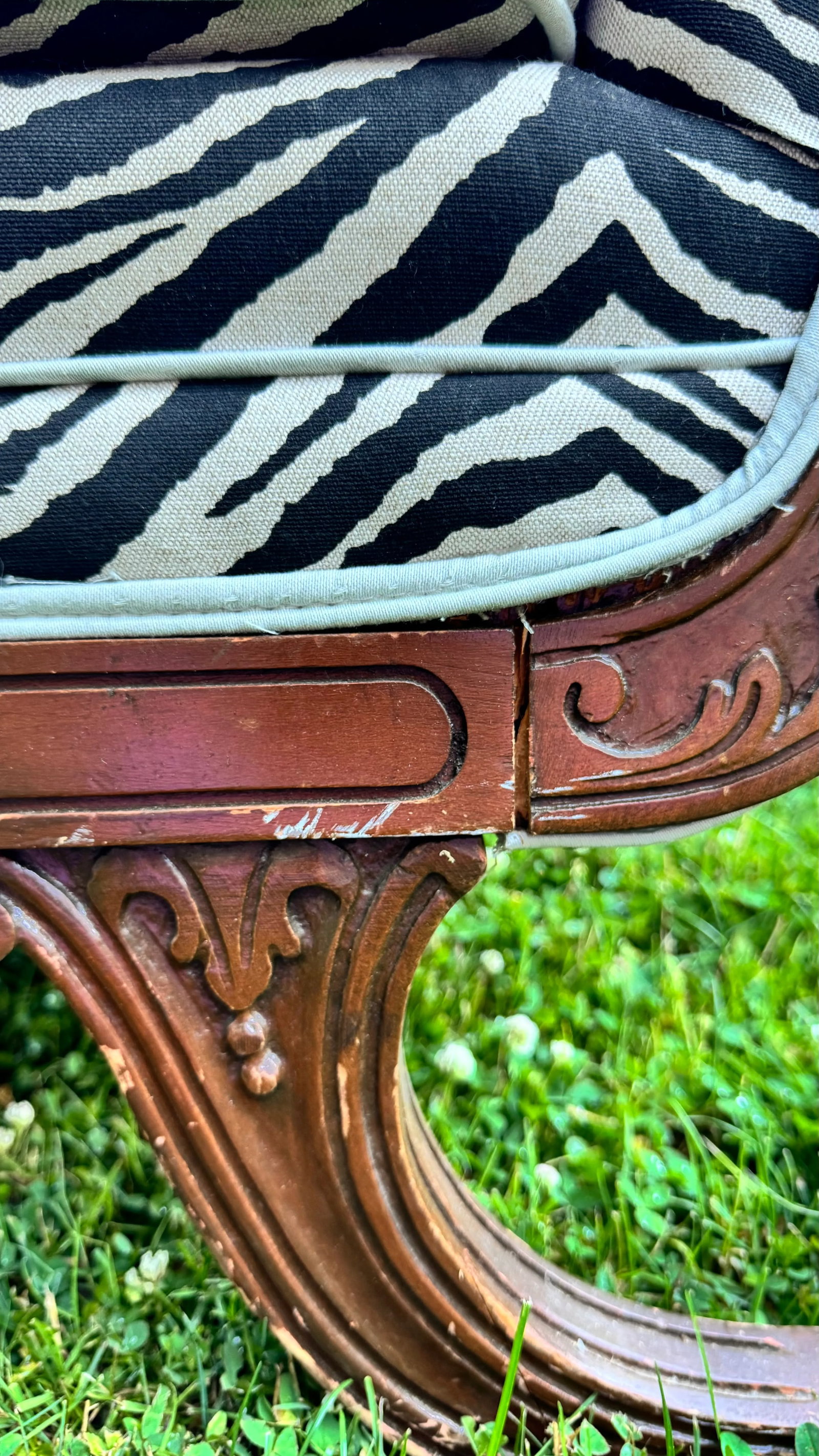 Antique Traditional Style Loveseat - 5