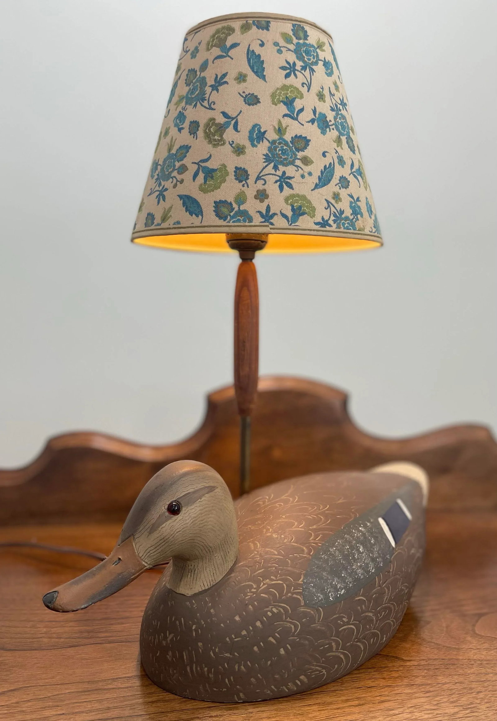 Mid-Century Hand Carved and Polychrome Painted Wooden Duck Decoy Lamp - 7