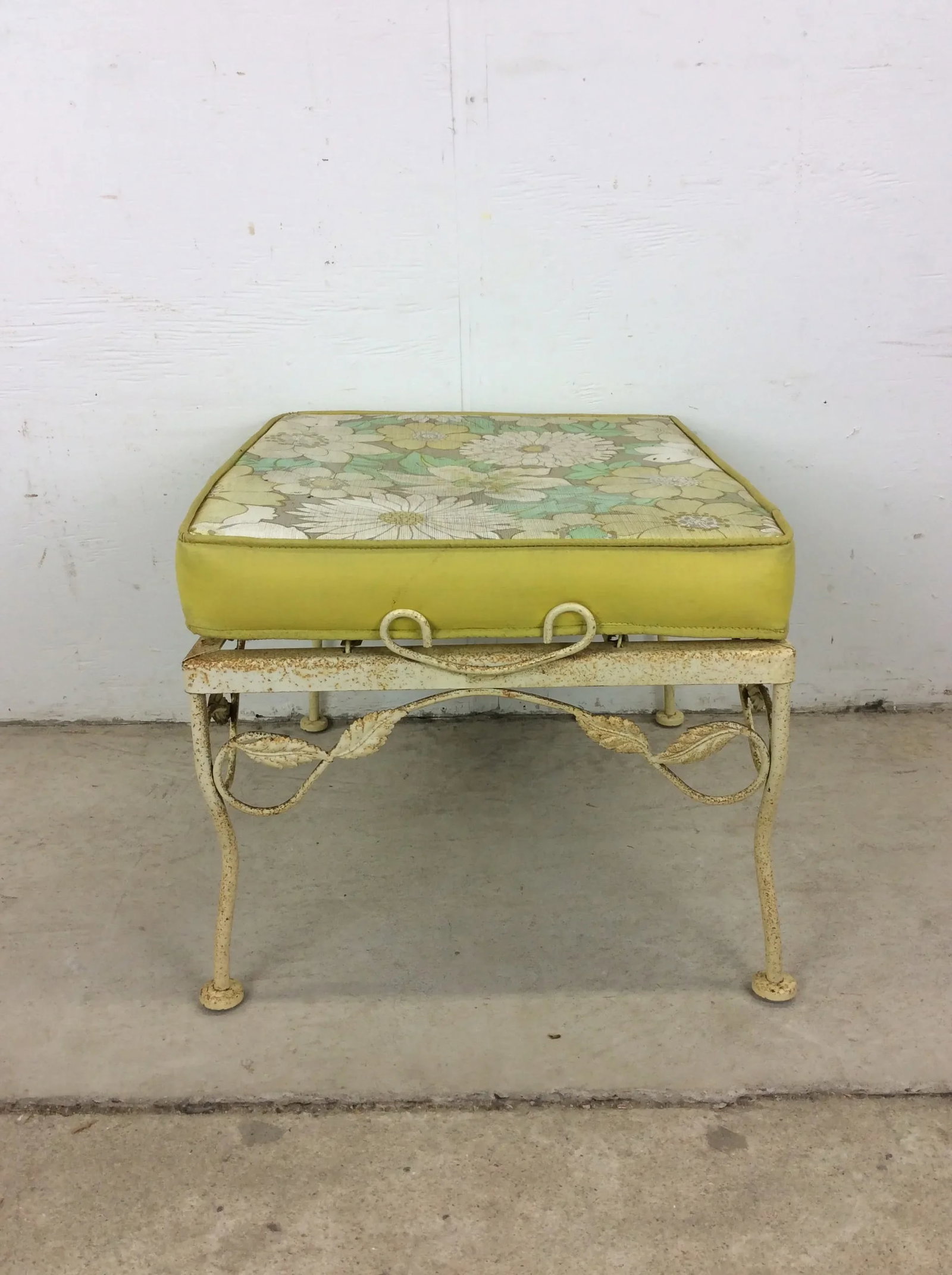 Mid Century Modern Yellow Wrought Iron Outdoor Swivel Lounge Chair With Ottoman and Vintage Floral U - 10