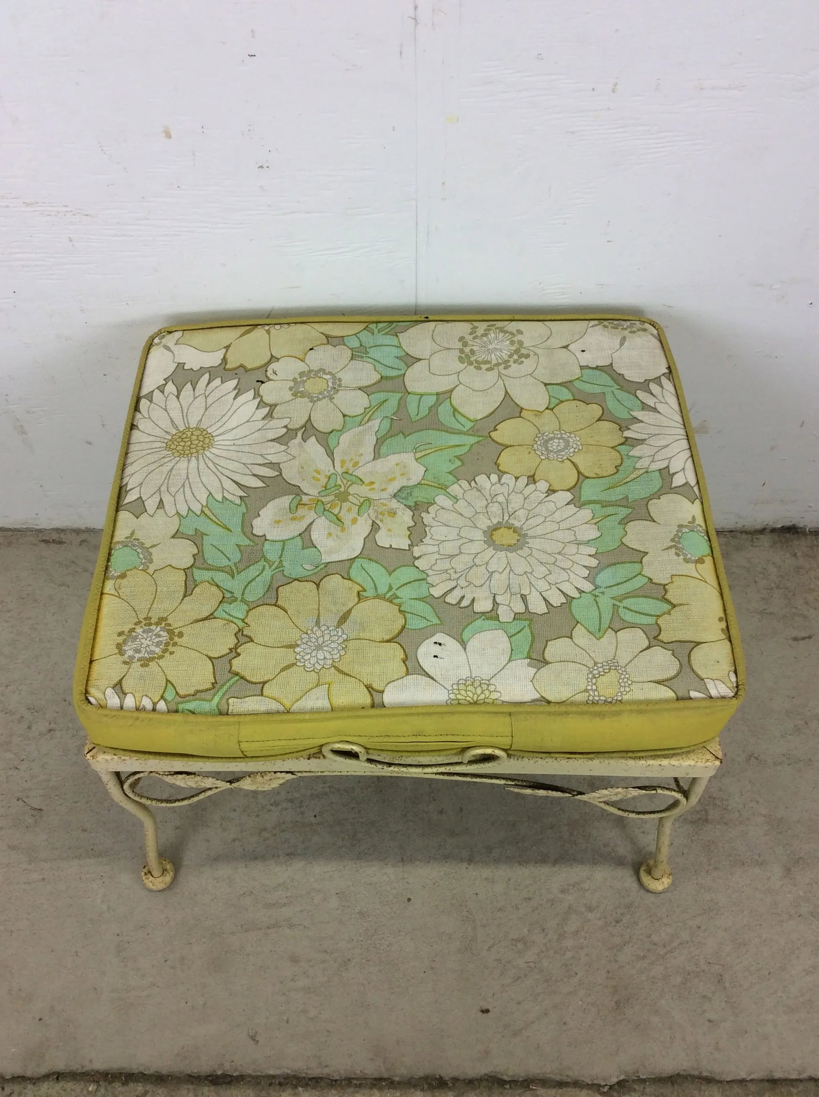 Mid Century Modern Yellow Wrought Iron Outdoor Swivel Lounge Chair With Ottoman and Vintage Floral U - 11