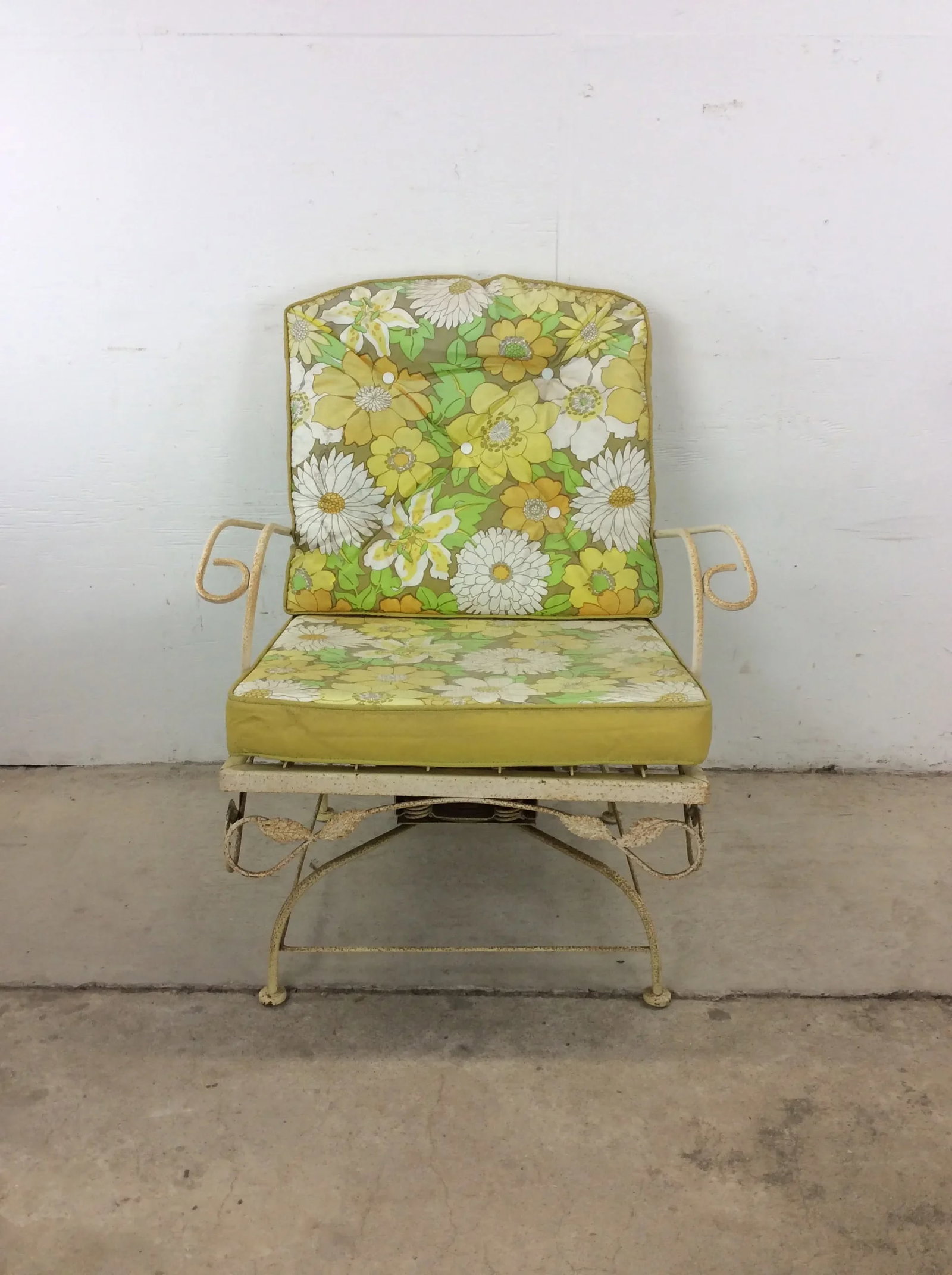Mid Century Modern Yellow Wrought Iron Outdoor Swivel Lounge Chair With Ottoman and Vintage Floral U - 2