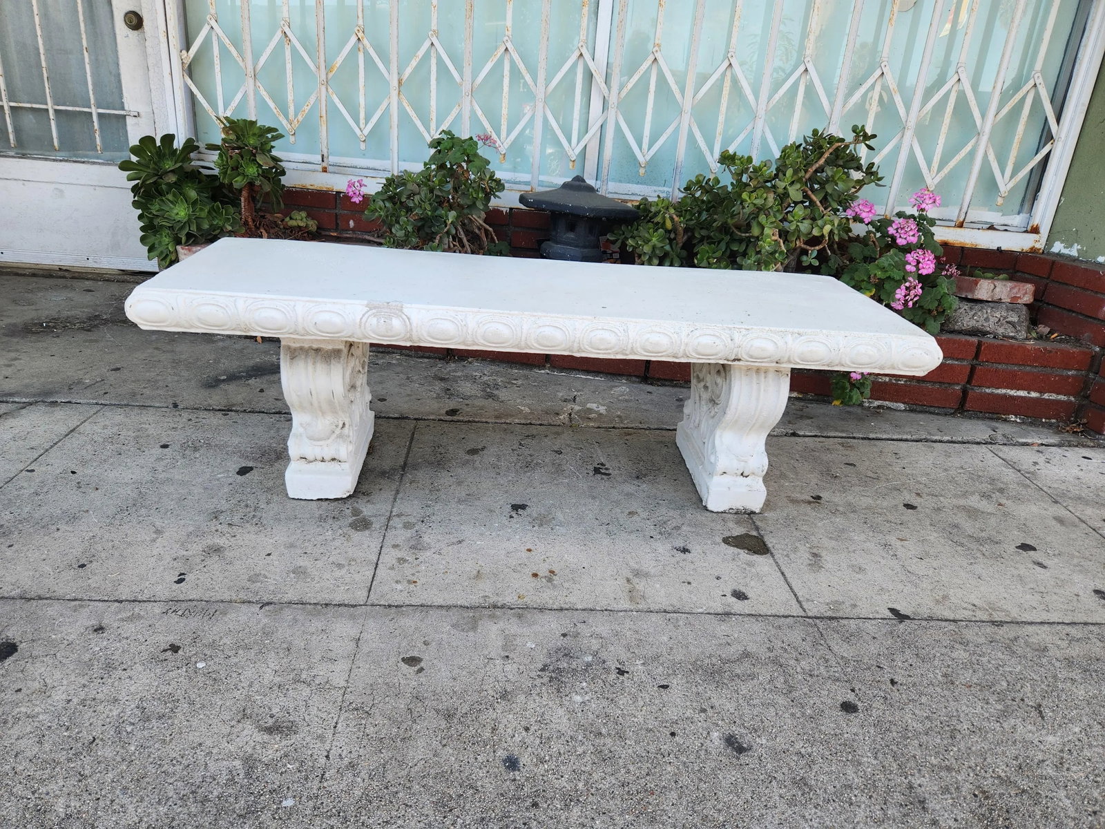 1970s White Concrete Garden Bench - 2