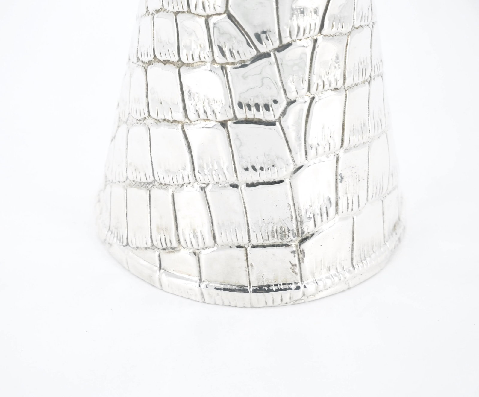 Old English Silver-Plated Crocodile Design Decorative Jug / Vase - 9