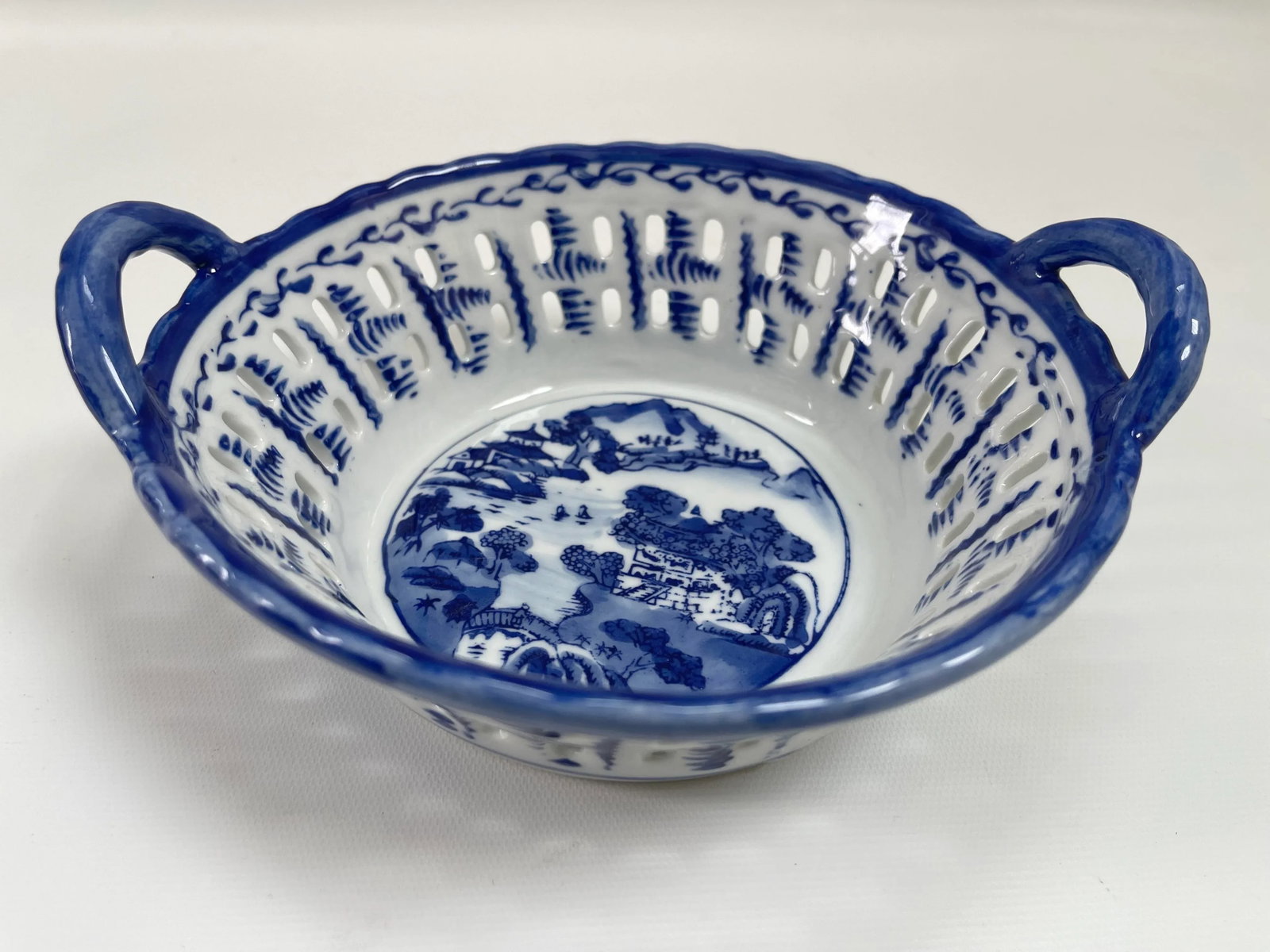 Vintage Chinese Porcelain Blue & White Handled Basket - 4