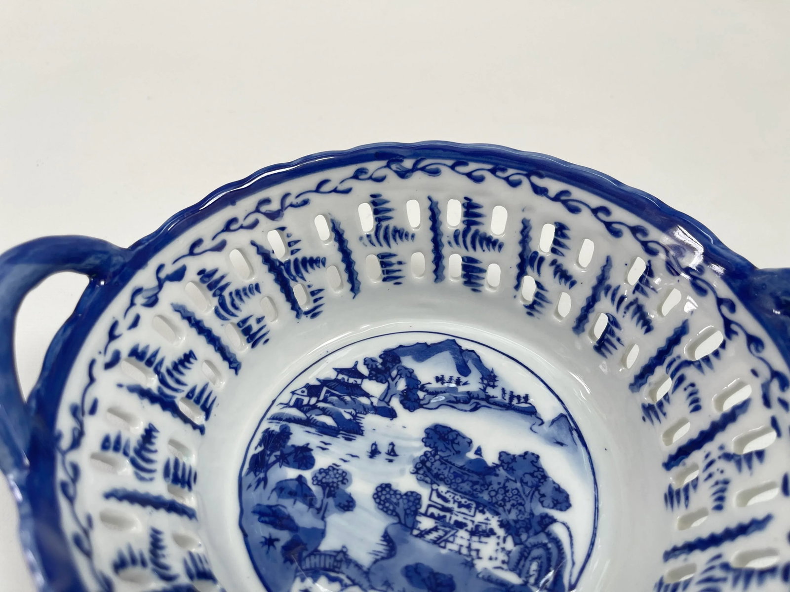 Vintage Chinese Porcelain Blue & White Handled Basket - 5