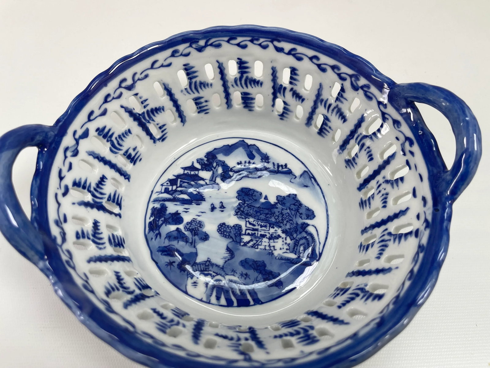 Vintage Chinese Porcelain Blue & White Handled Basket - 8