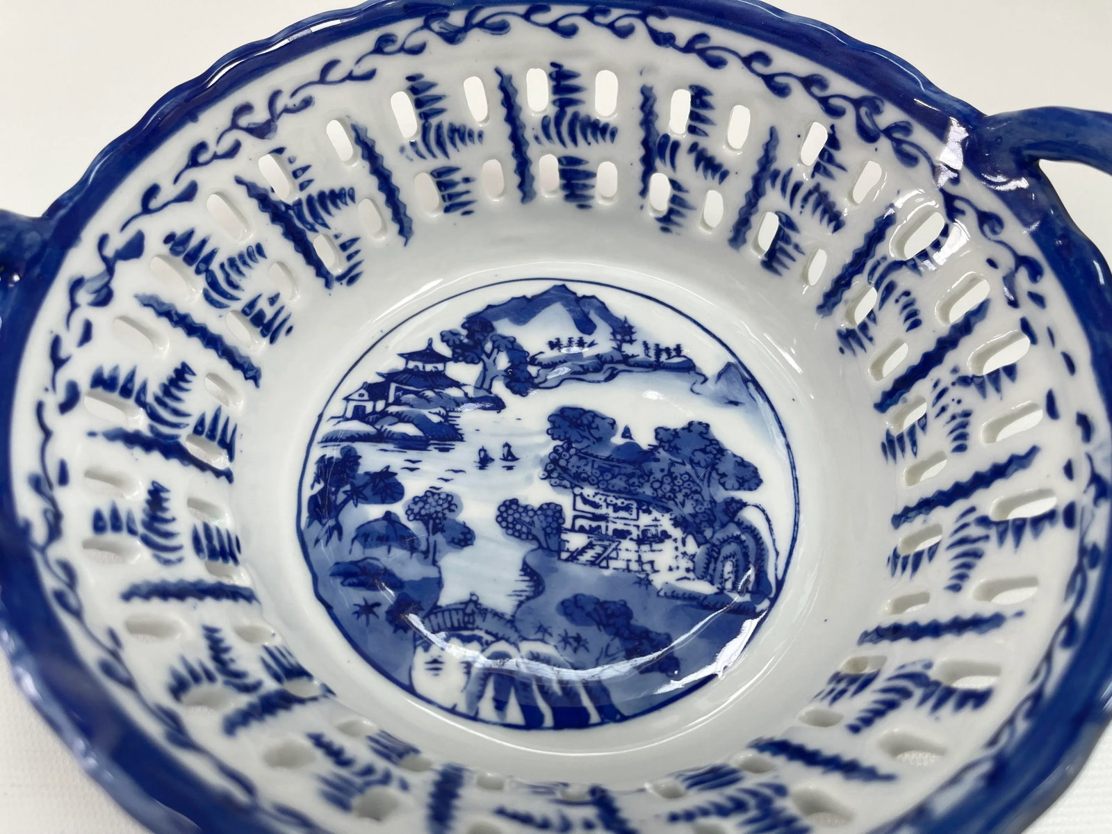 Vintage Chinese Porcelain Blue & White Handled Basket - 9