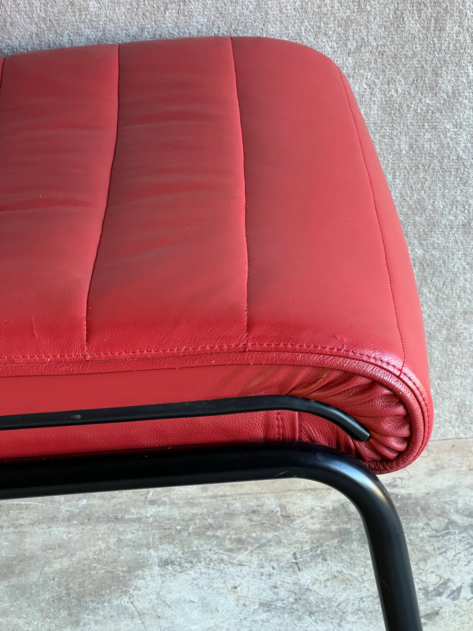 Mid 20th Century Vintage Mid Century Modern Knoll Red Leather Office Chair in With Black Tubular Fra - 3