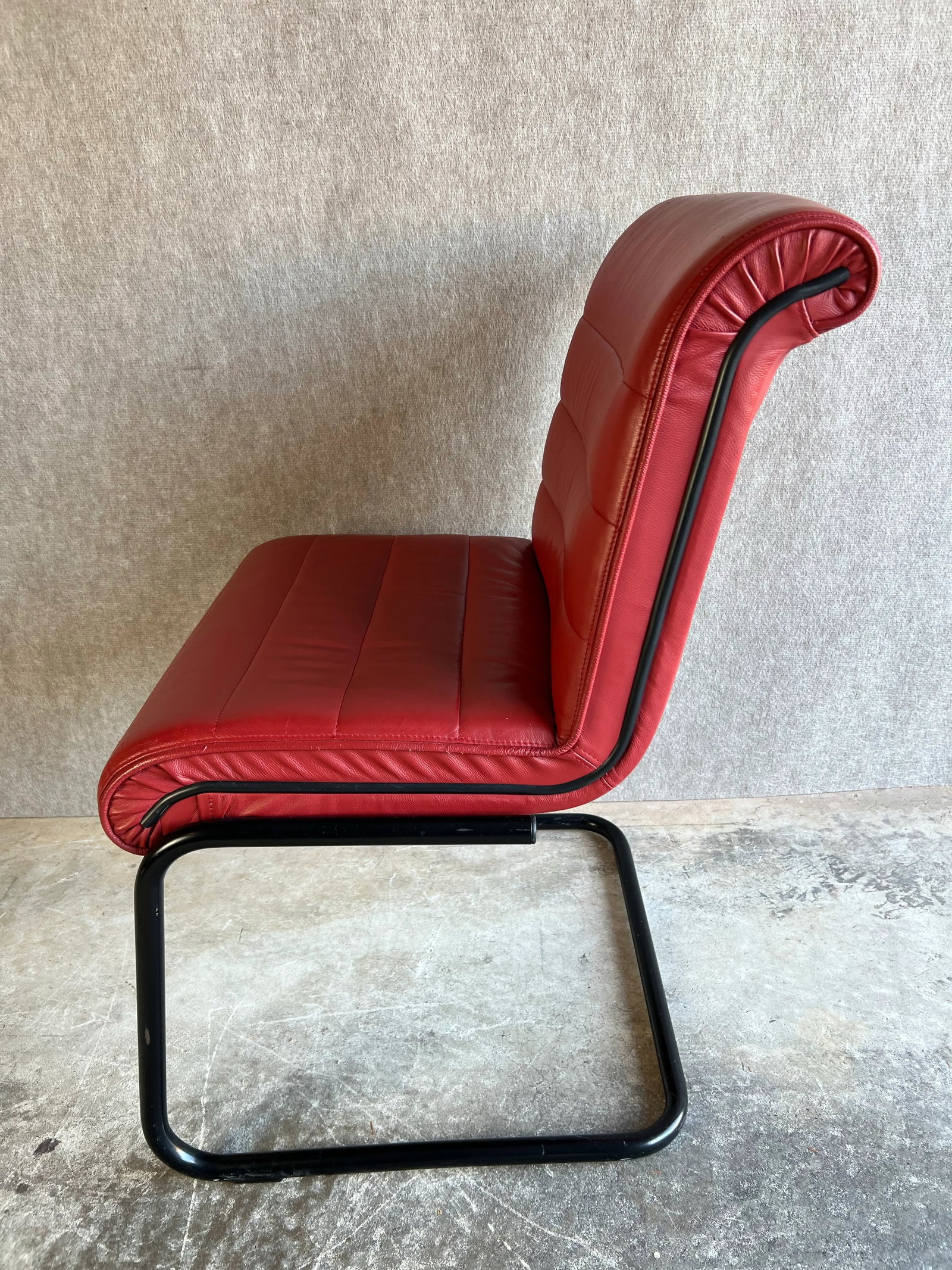 Mid 20th Century Vintage Mid Century Modern Knoll Red Leather Office Chair in With Black Tubular Fra - 6