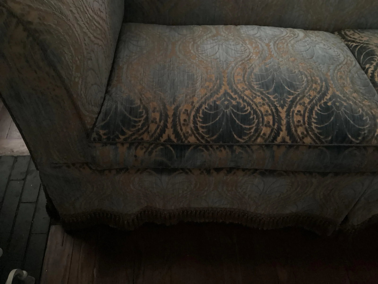 Hollywood Glam Tuxedo Style Upholstered Sofa - 7