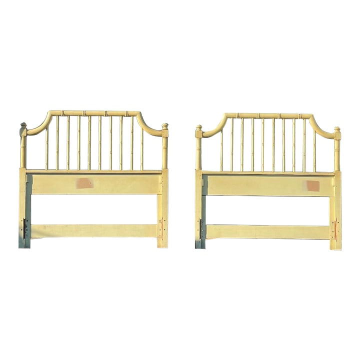 1970s Pair Thomasville Faux Bamboo Headboards: Thomasville faux bamboo twin headboards in original vintage condition. Condition: Alterations: Original Condition Unaltered Imperfections: Some Imperfections Condition Notes: This item is vintage and