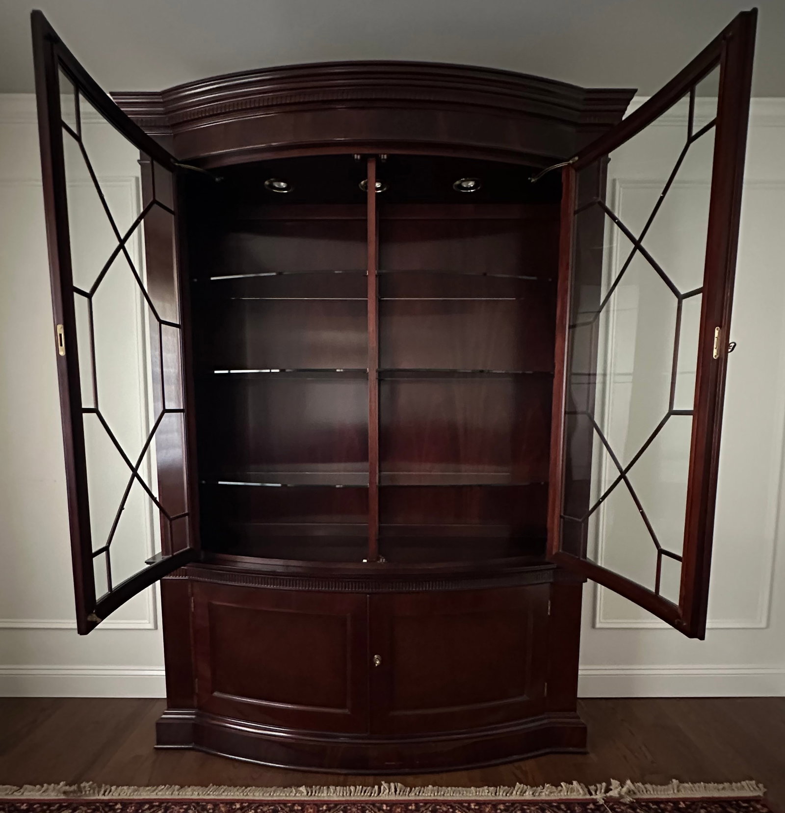 Baker Charleston Collection Mahogany Bow Front China Cabinet - 3