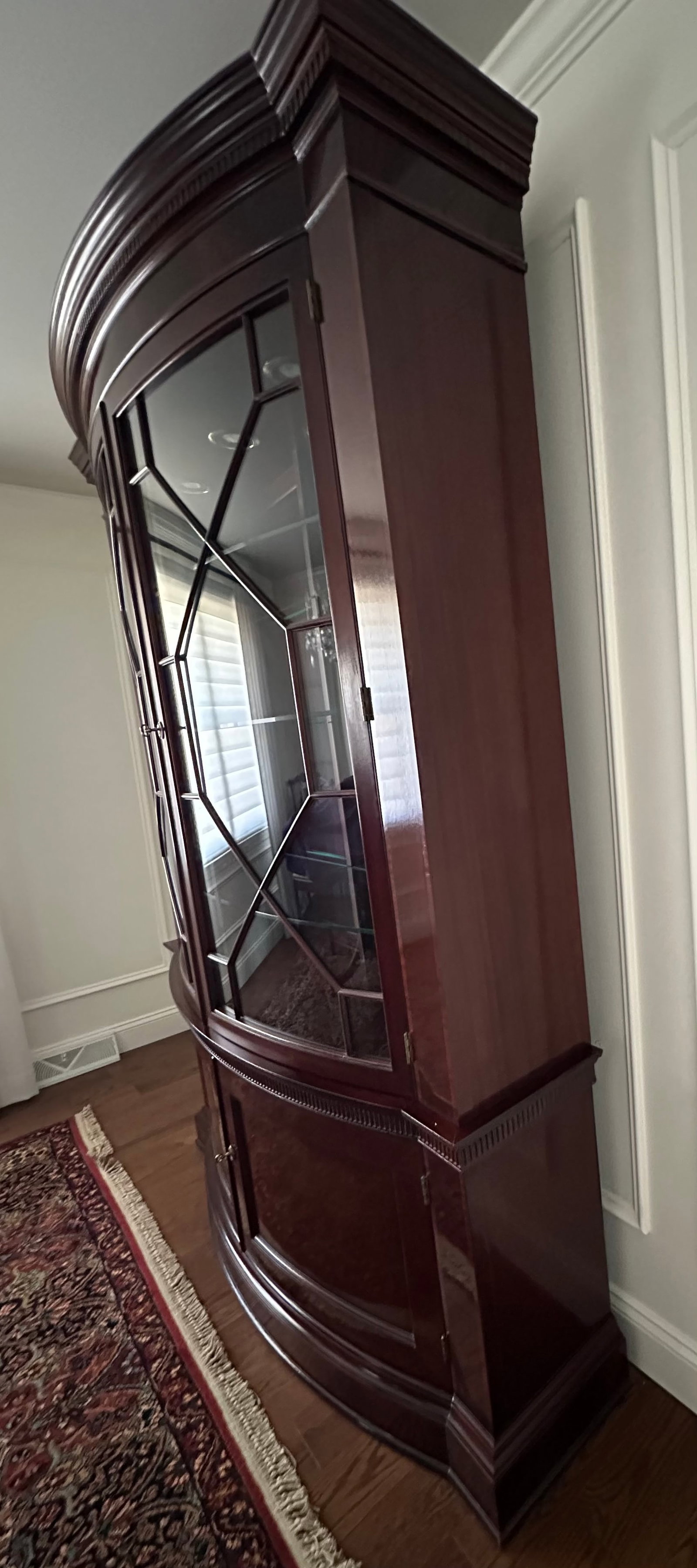 Baker Charleston Collection Mahogany Bow Front China Cabinet - 4